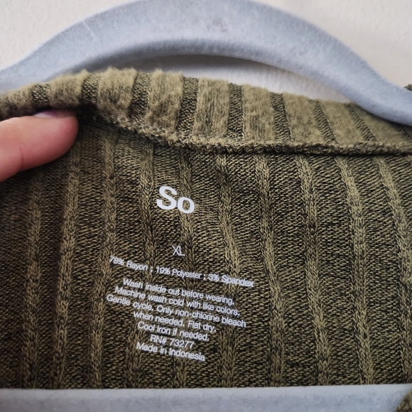 SO Olive Green Ribbed Crop Top Sweater Size Large Cute Casual Shirt Long Sleeve - Picture 2 of 4
